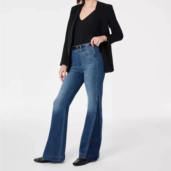 SPANX Denim - SPANX NWT Women's Mixed Wash Flare Jeans High Rise Size Medium Pull-on $150 MSRP
